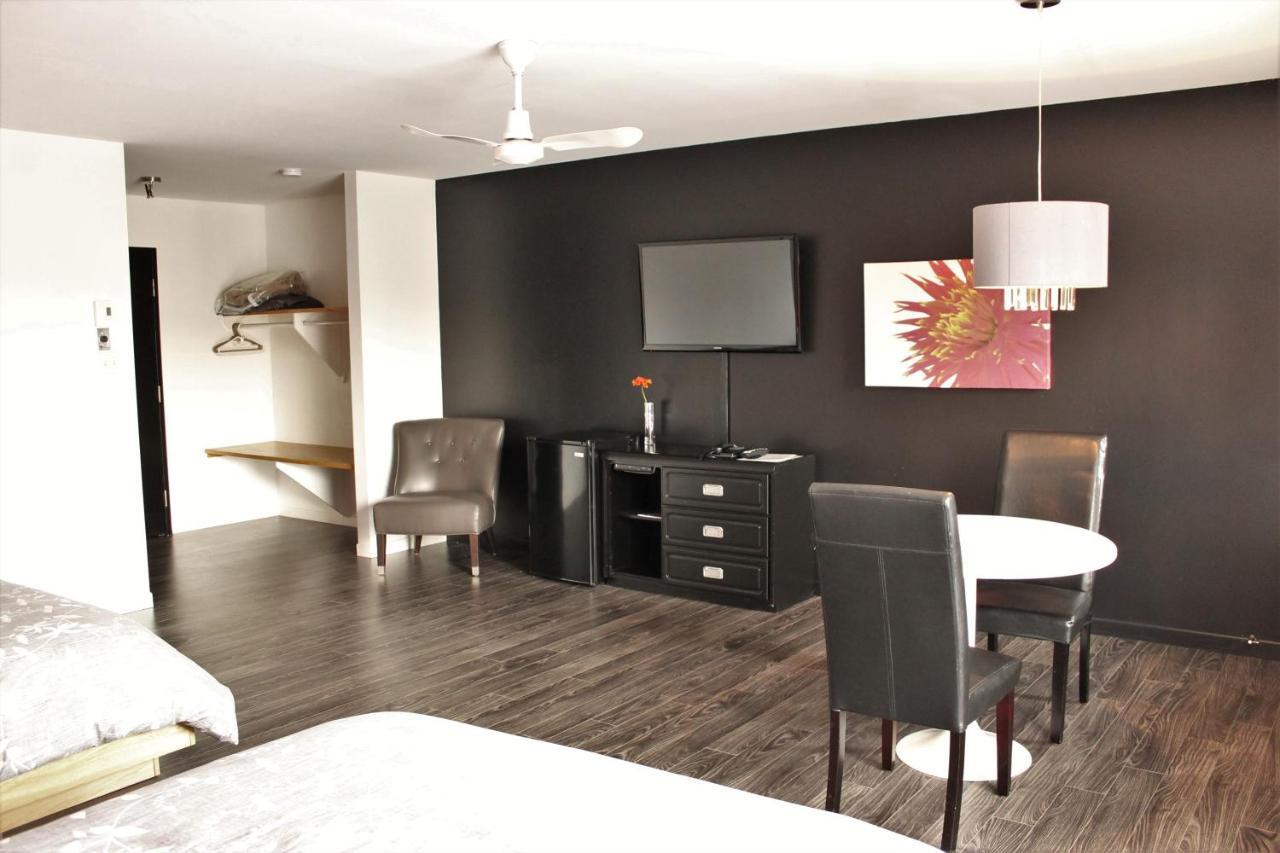 Motel Du Canton Valcourt Экстерьер фото