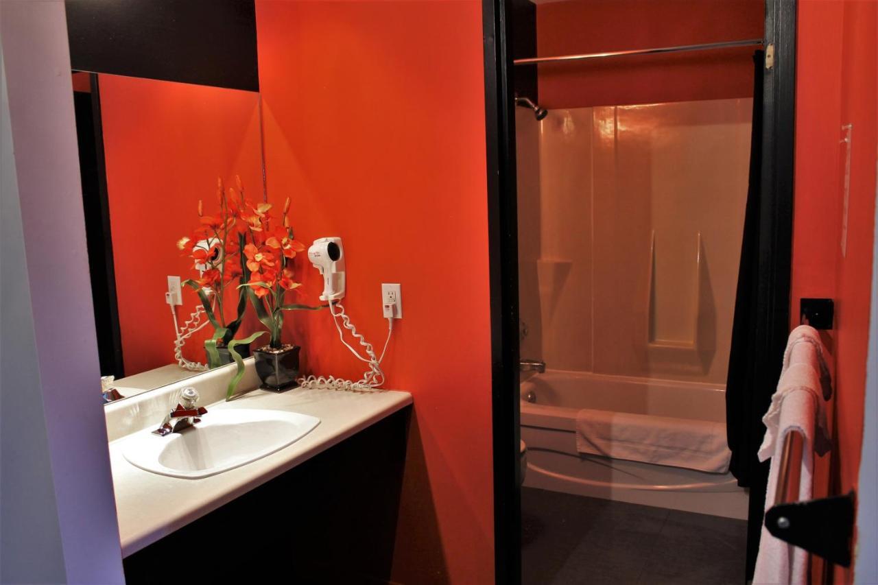 Motel Du Canton Valcourt Экстерьер фото